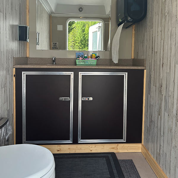 Bella Trailers - VIP wedding event restroom and mobile bathrooms