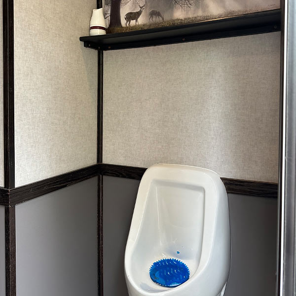 Bella Trailers - VIP wedding event restroom and mobile bathrooms